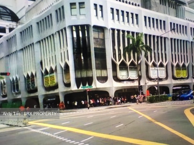 Peninsula Shopping Centre (D6), Retail #540554261